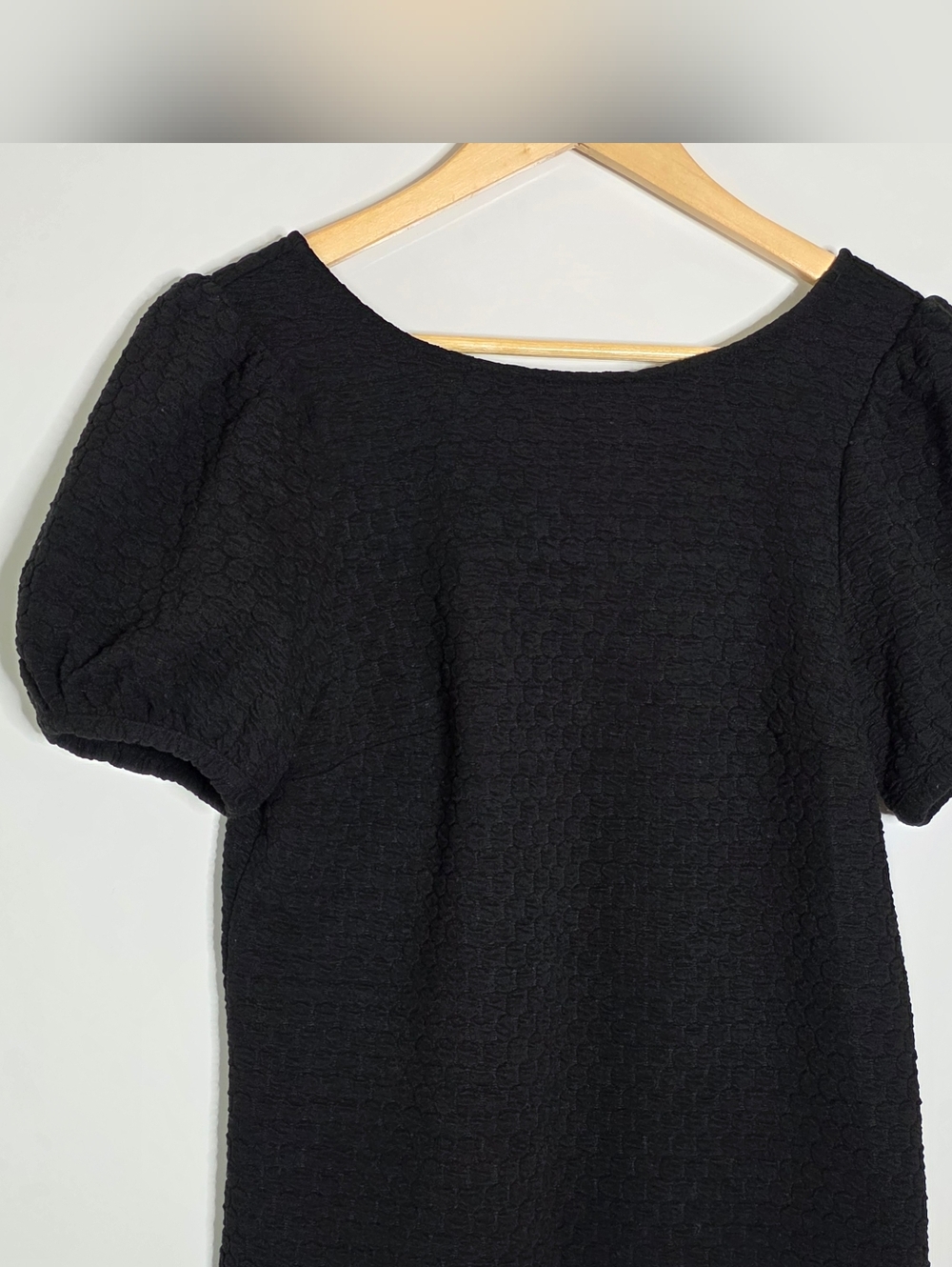 Porridge Black Knit textured top Bell Sleeve fitted stretchy top Size Small